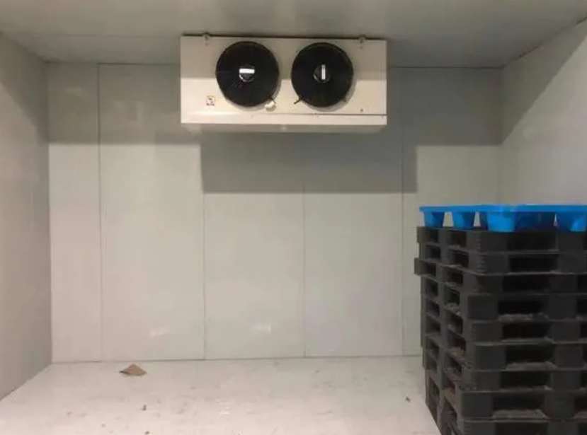 冷庫風(fēng)幕機安裝在庫內(nèi)還是庫外好